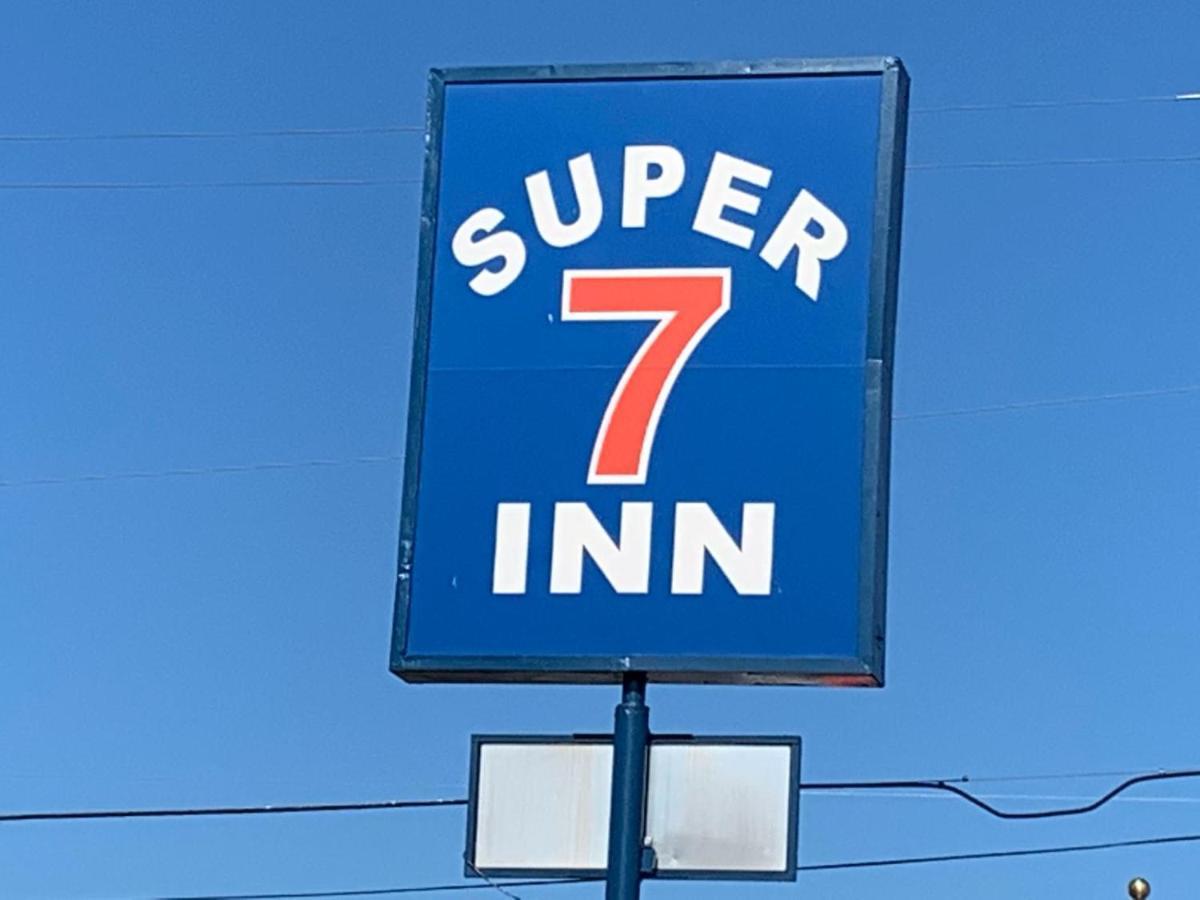 Motel Super 7 Dallas-southwest